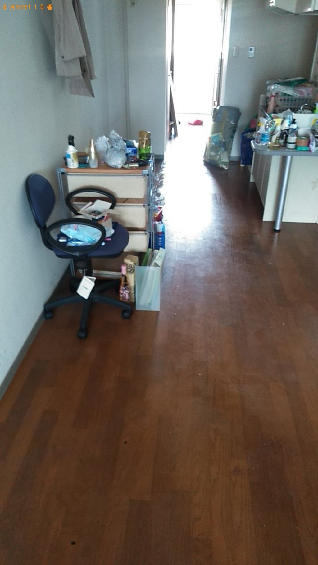 【厚木市】冷蔵庫、パソコン、食器棚、ソファー、テレビ台の回収